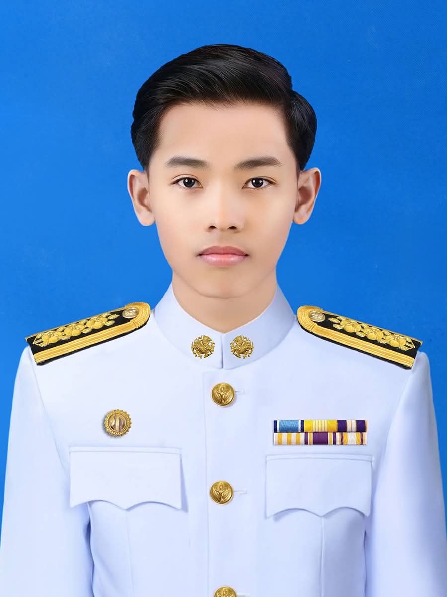 นายกฤษกร  หนูเจริญ